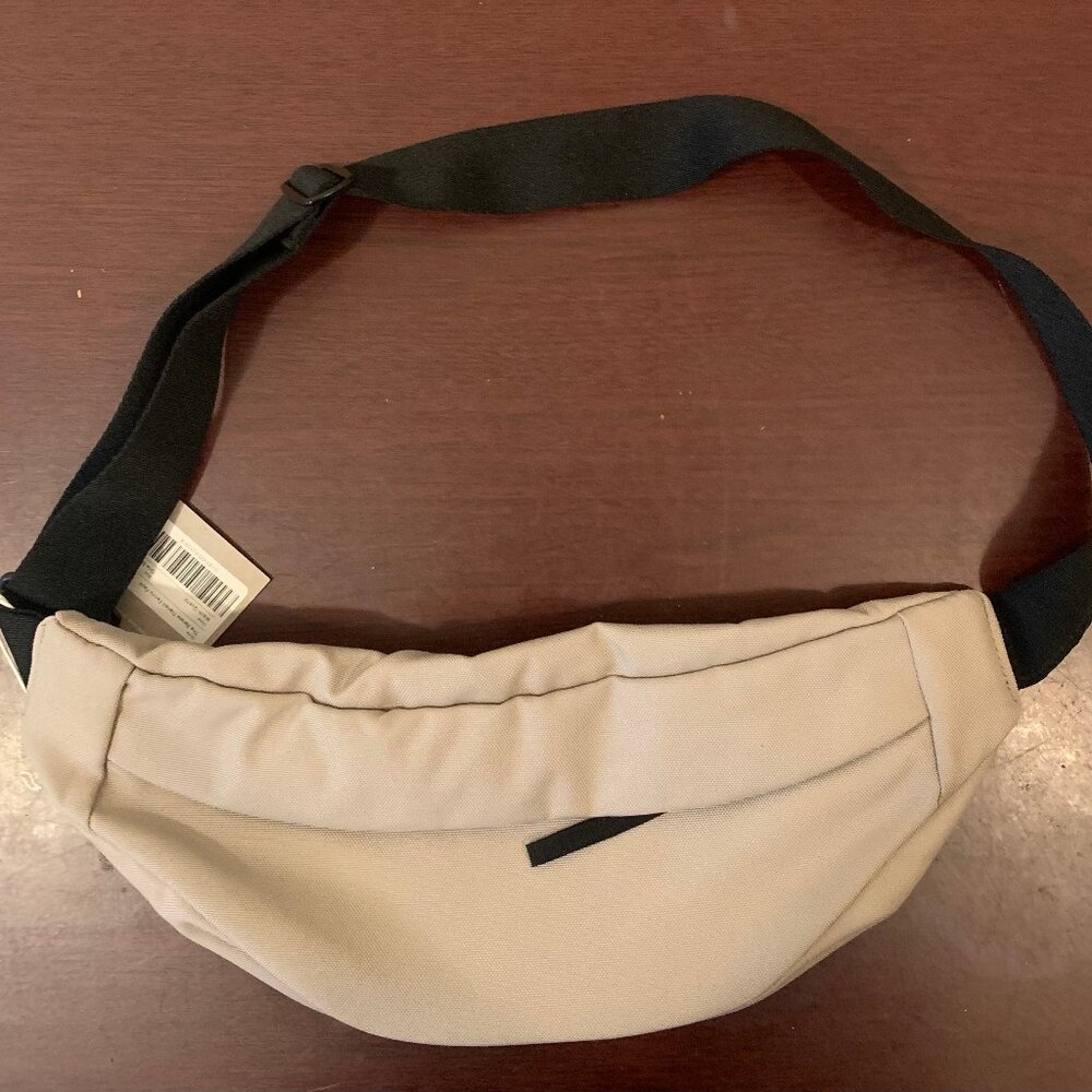 Everlane Fanny Pack